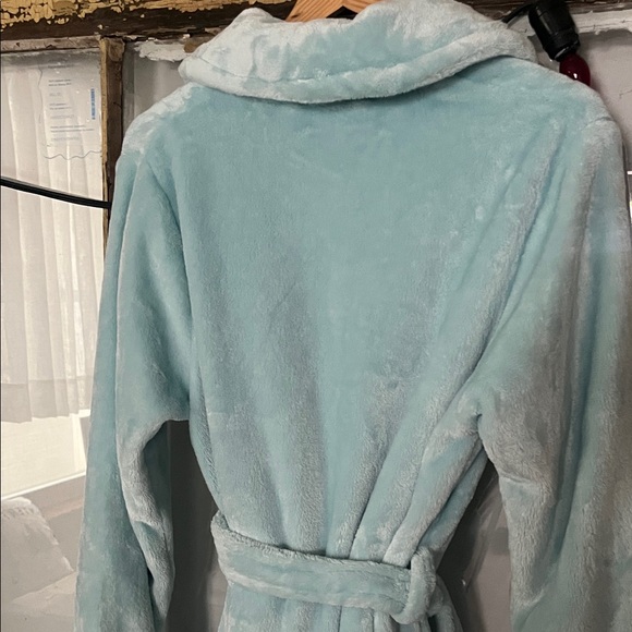 Cynthia Rowley Plush Robe - Picture 4 of 5